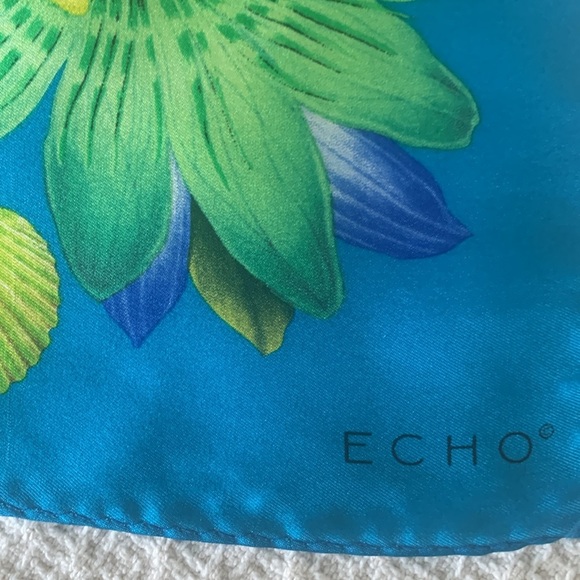 Echo square silk scarf, bright fish, and floral pattern - Picture 6 of 6
